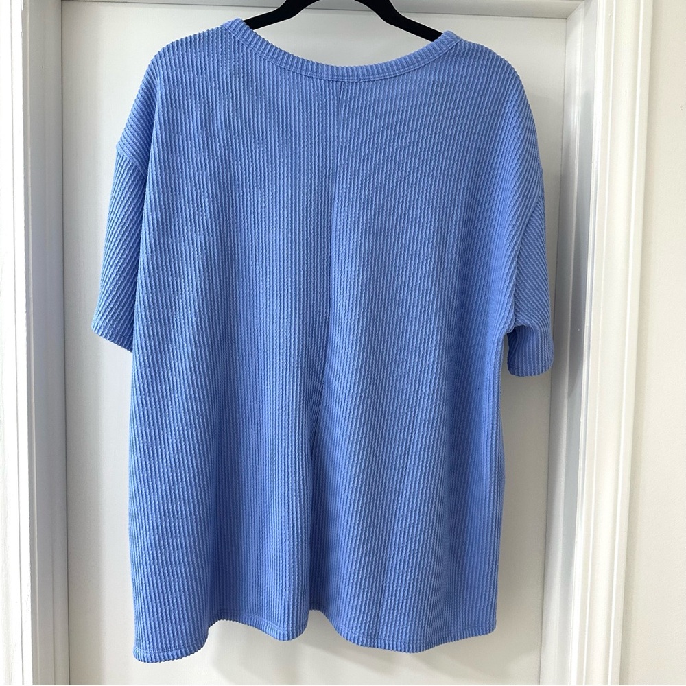 ANDREE BY UNIT Light Blue Short Sleeve Oversized Textured Tee, Size Large - Picture 7 of 7